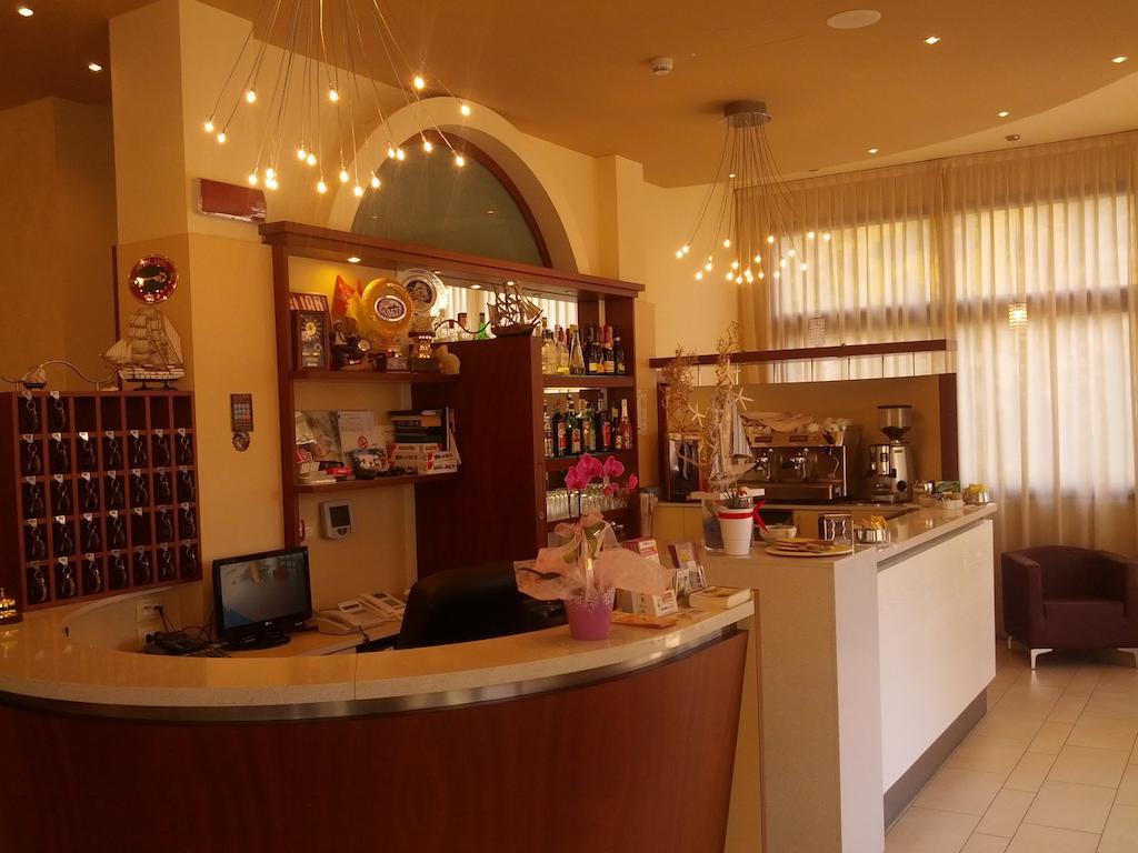 Hotel Abel & Residence Cesenatico Luaran gambar